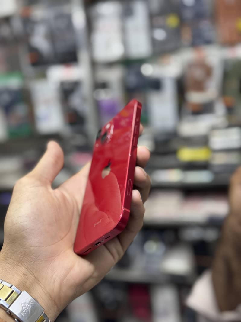 Apple iPhone 13 2