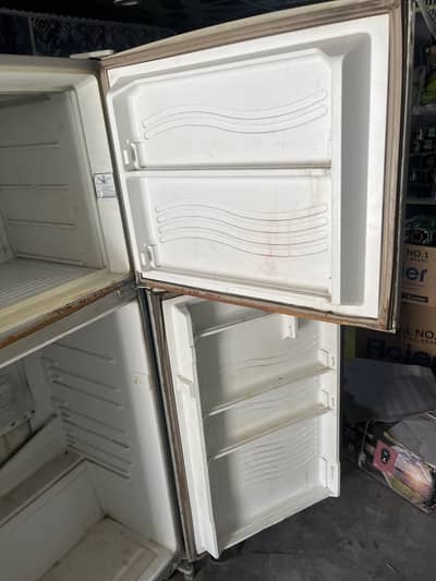 Dawlance fridge for sale