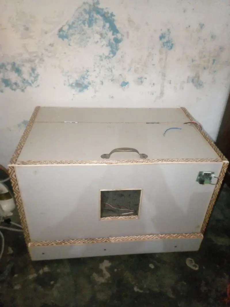 Brooder or incubator or accessories — photo 10