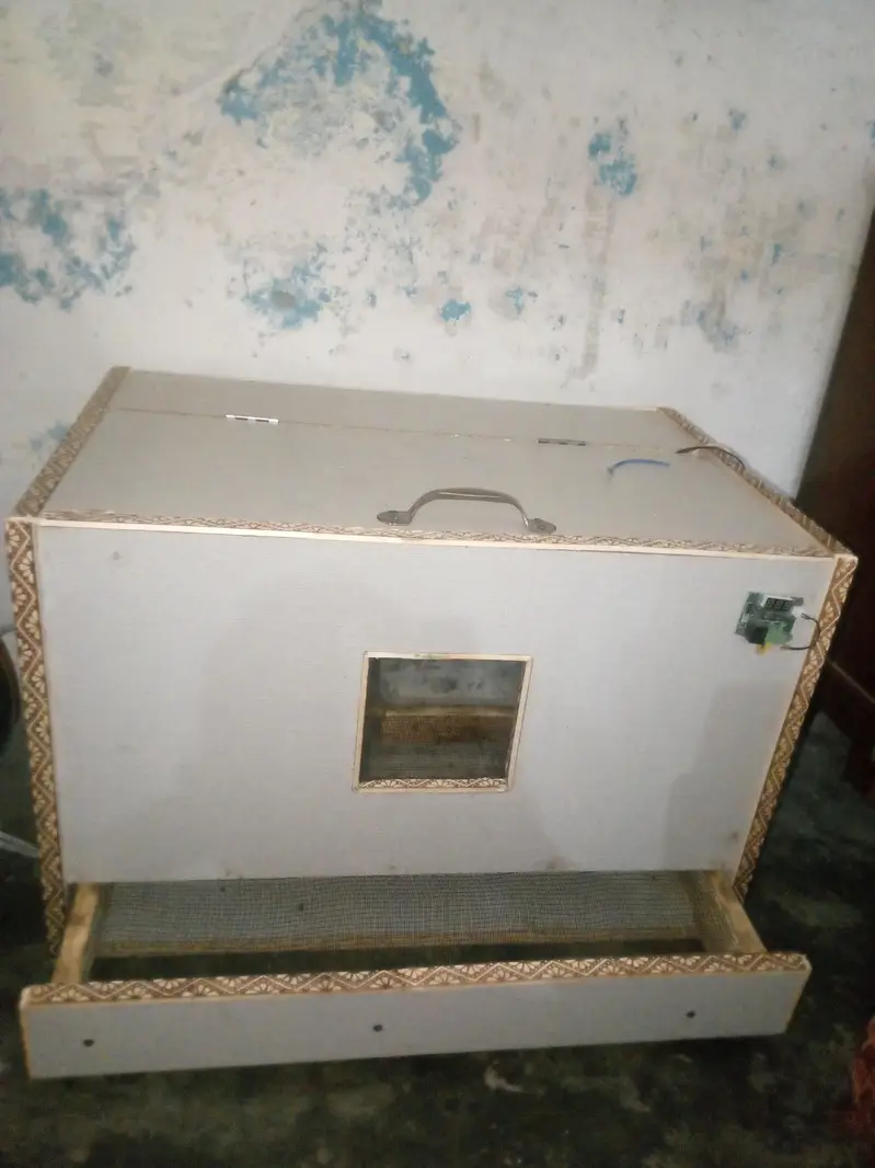 Brooder or incubator or accessories — photo 11