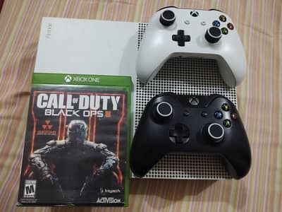 Xbox One S 1Tb 2 Controllers