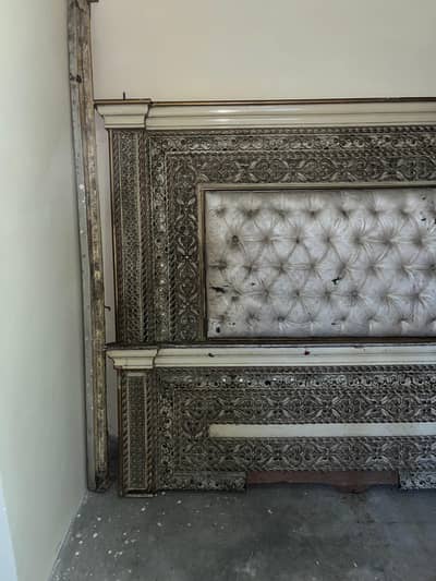 Bed complete set except side tables dressing table