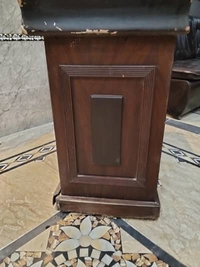 Computer table