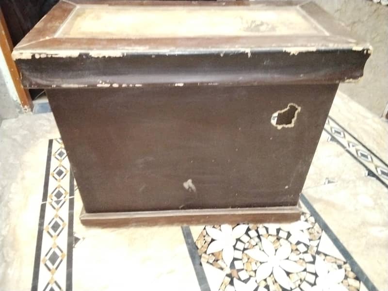 Computer table 4