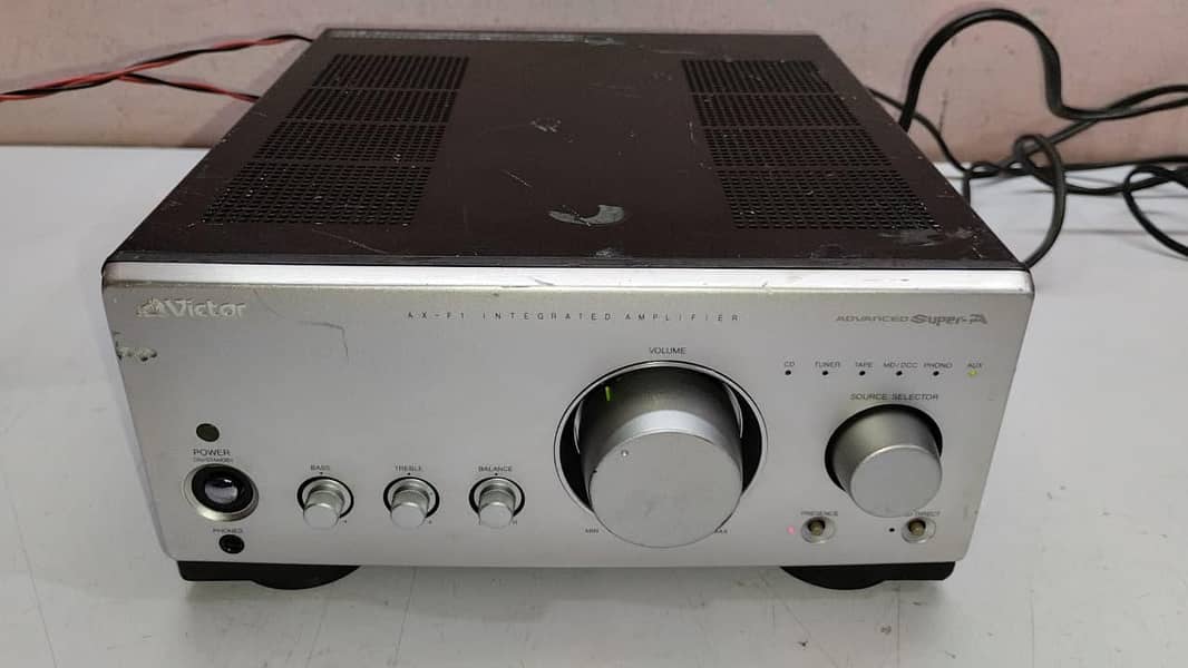 Victor Amplifier 0