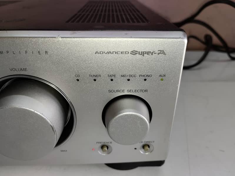 Victor Amplifier 1