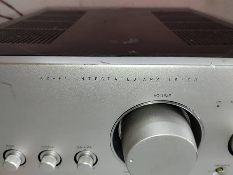 Victor Amplifier 5
