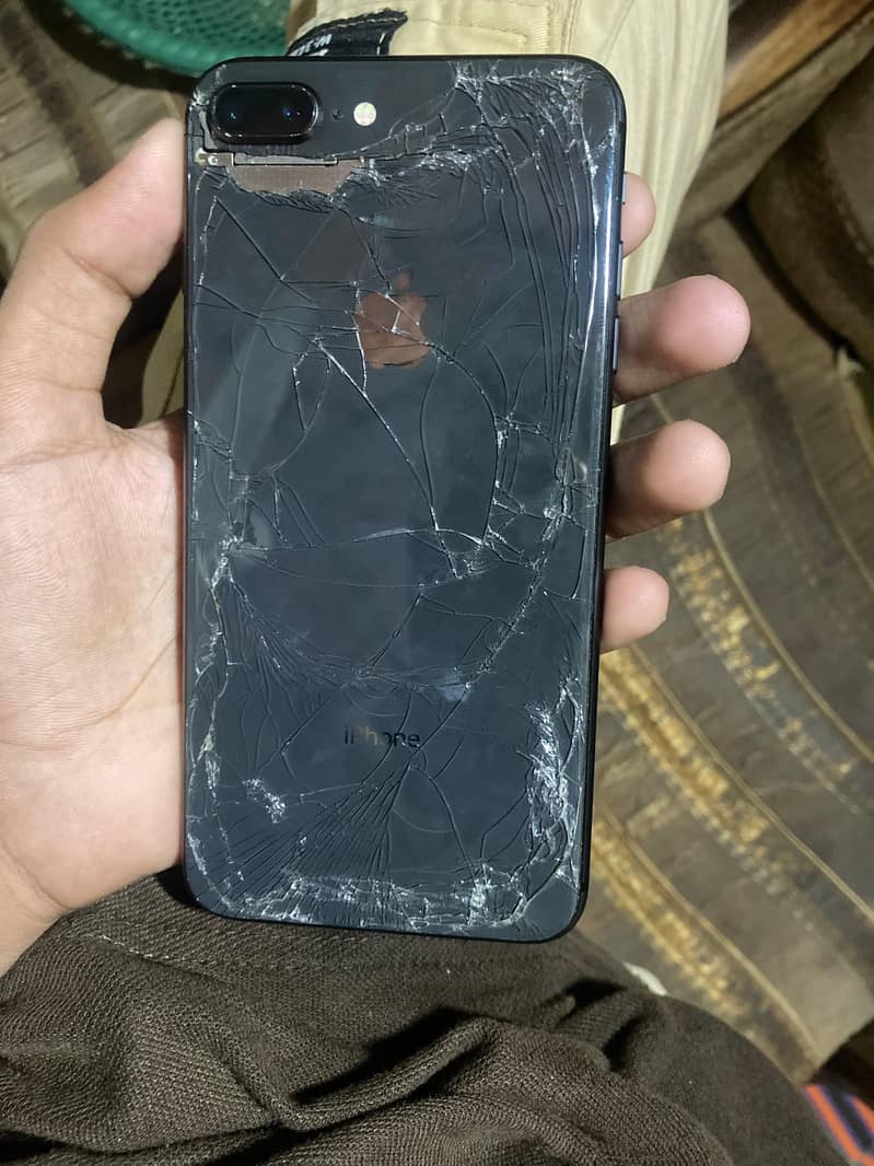 Apple iPhone 8 Plus 0