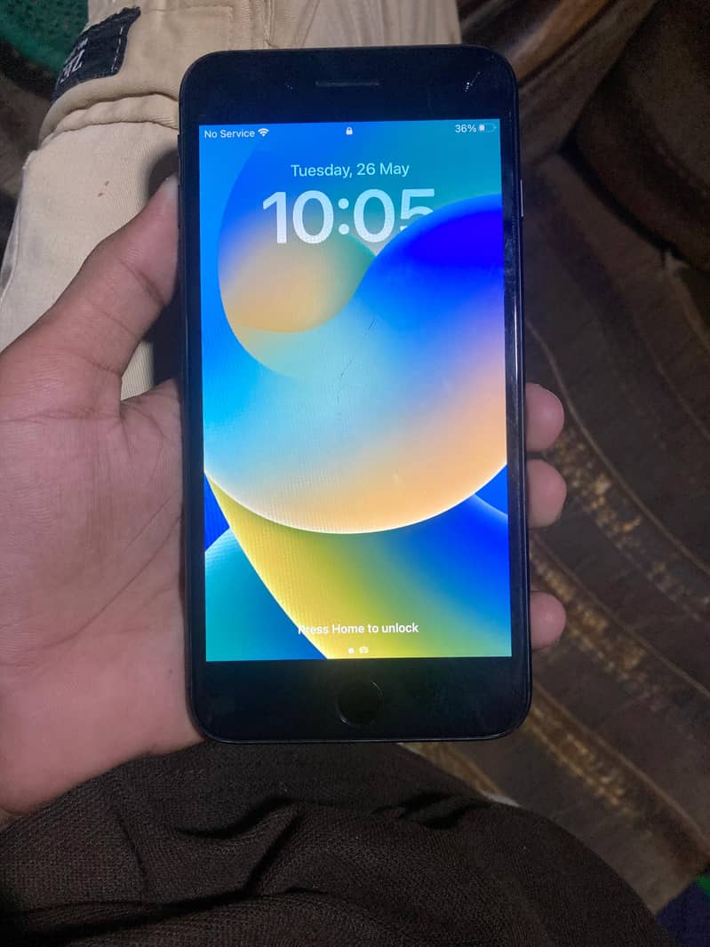 Apple iPhone 8 Plus 1
