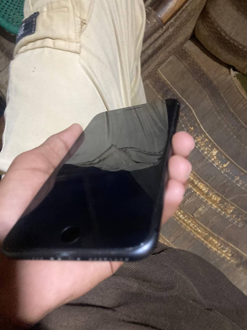 Apple iPhone 8 Plus 3
