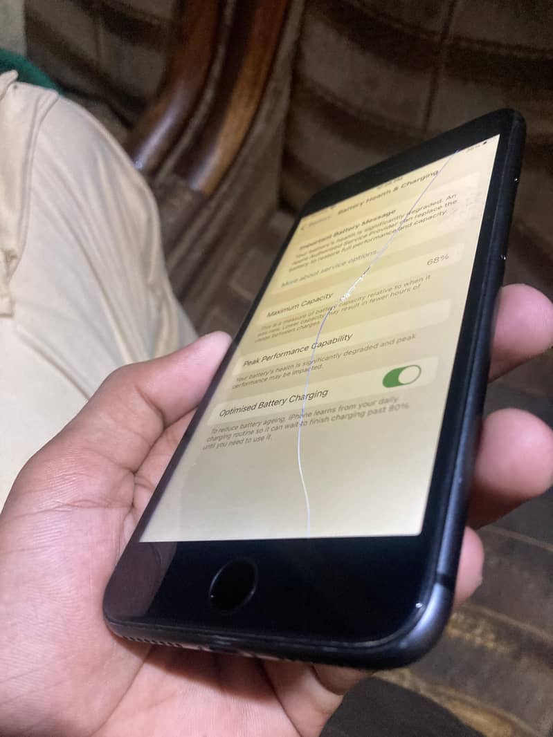 Apple iPhone 8 Plus 4