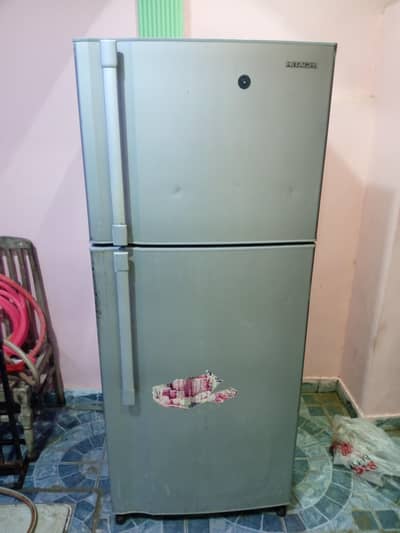 Hitachi Jumbo Fridge