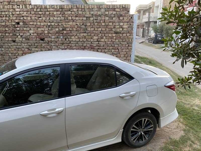 Corolla altis 1