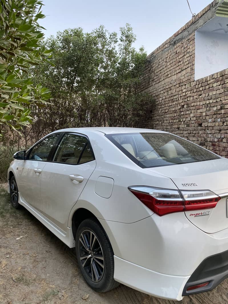 Corolla altis 6