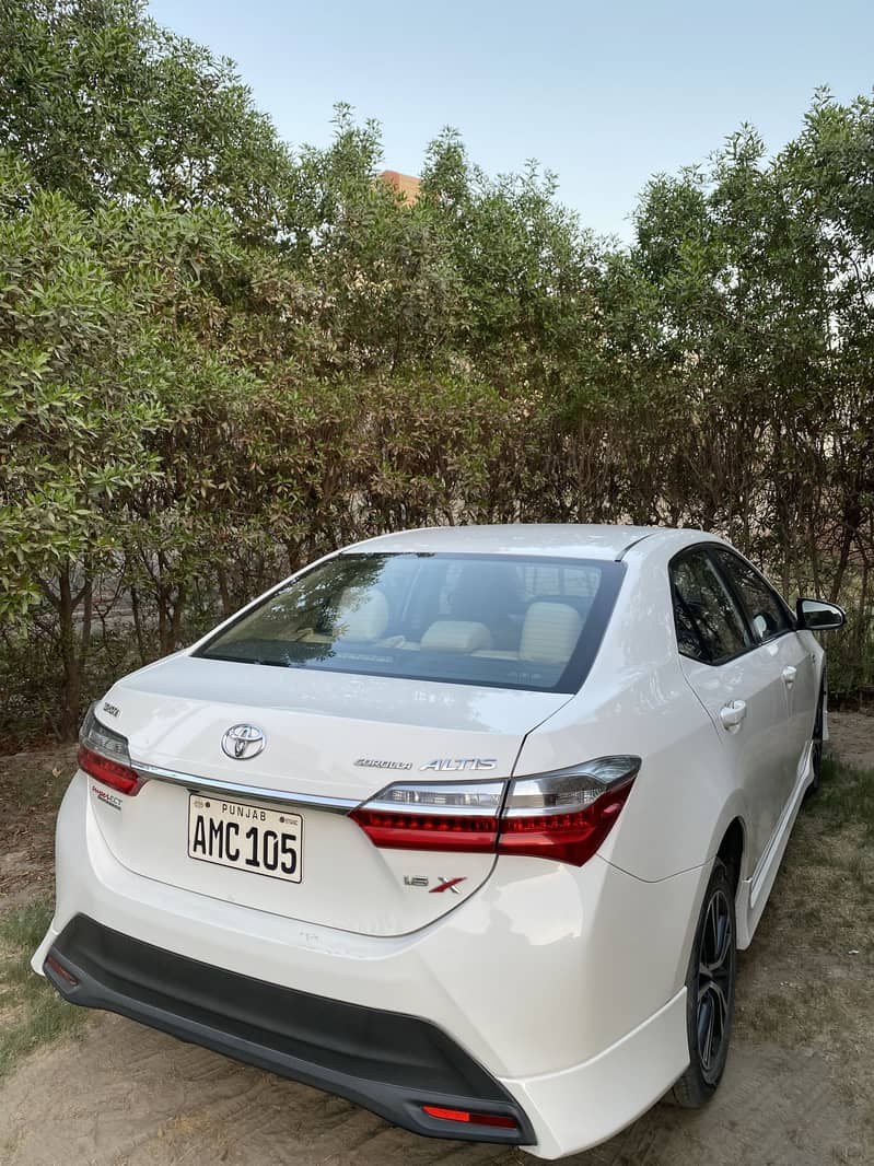 Corolla altis 10