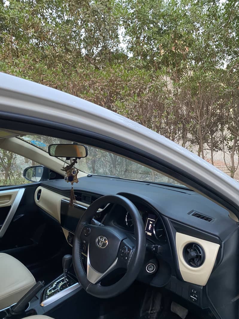 Corolla altis 12