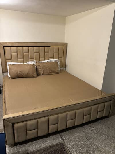 King bed 2 sideables