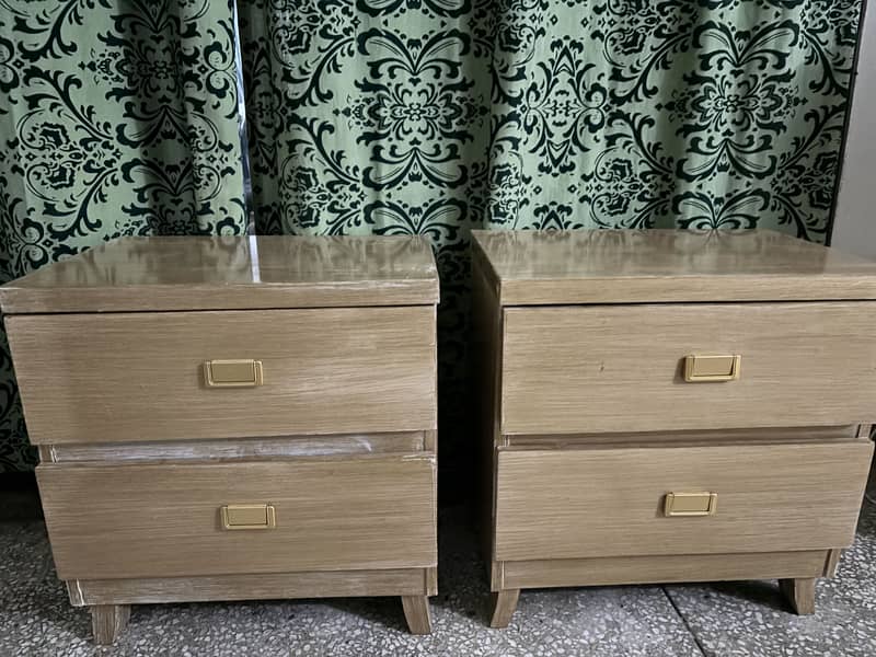 King bed 2 sideables 1