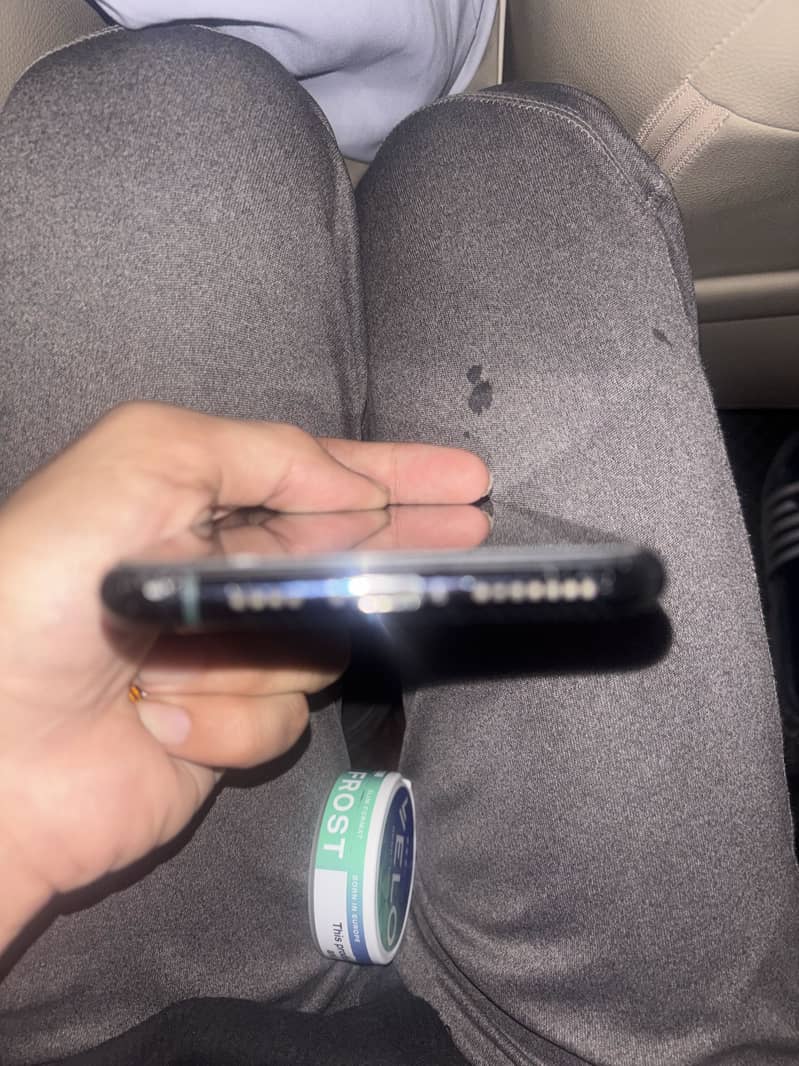 Iphone 11 pro max 4