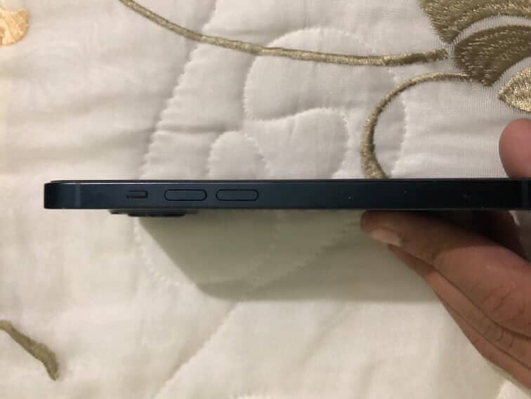 Apple iPhone 13 5