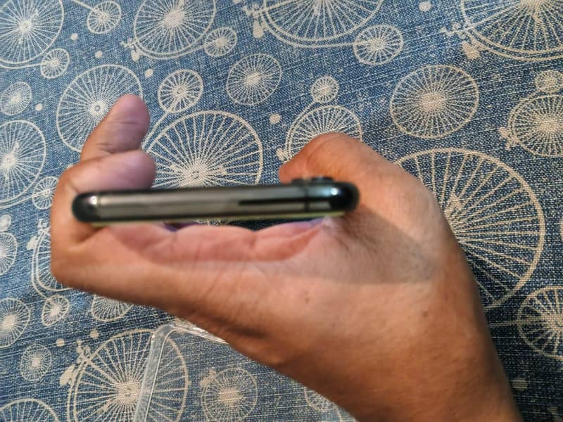 iphone xS 0