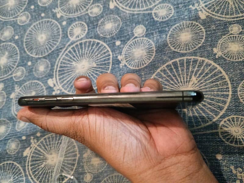 iphone xS 3