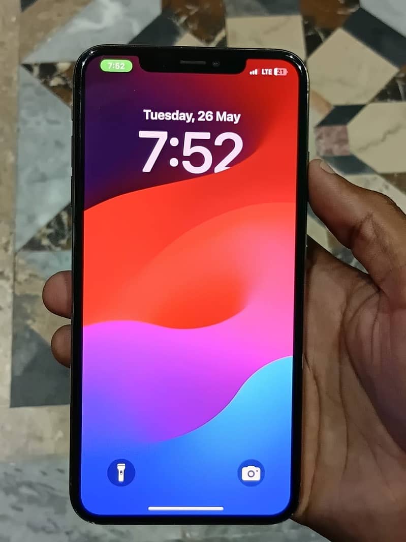 Apple iPhone XS Max 2