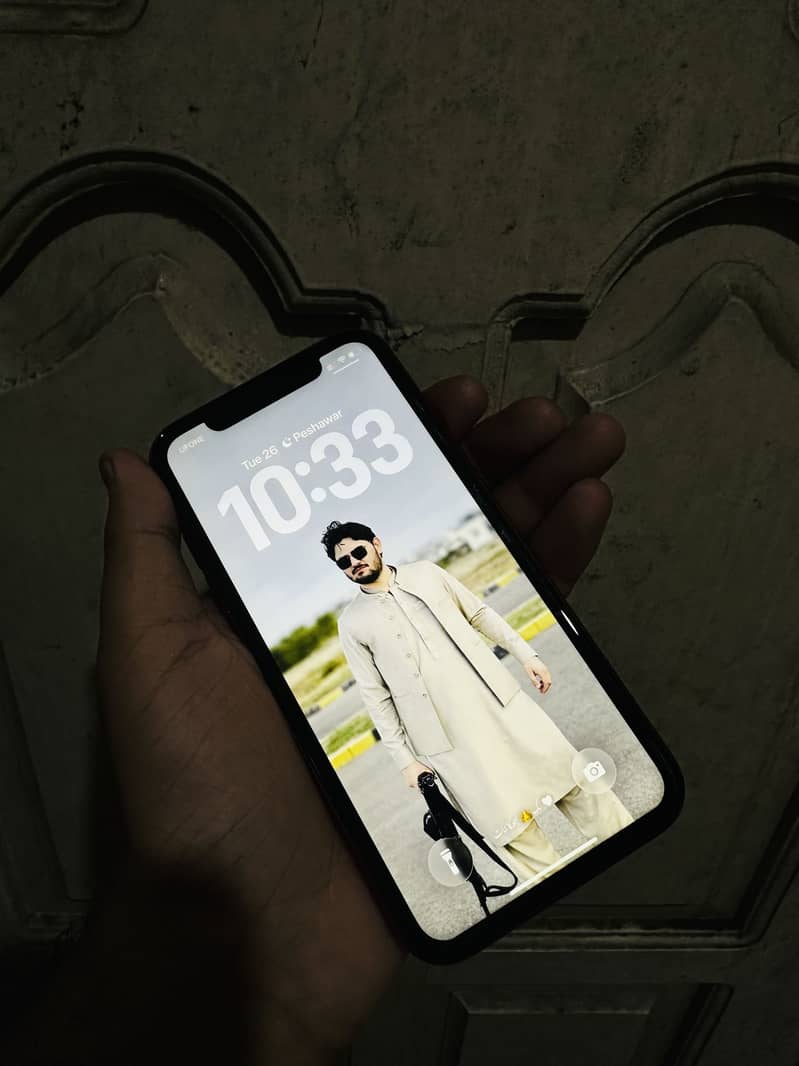 IPHONE 11 0