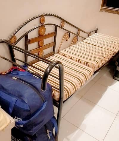 3 Seater sofa Good condition