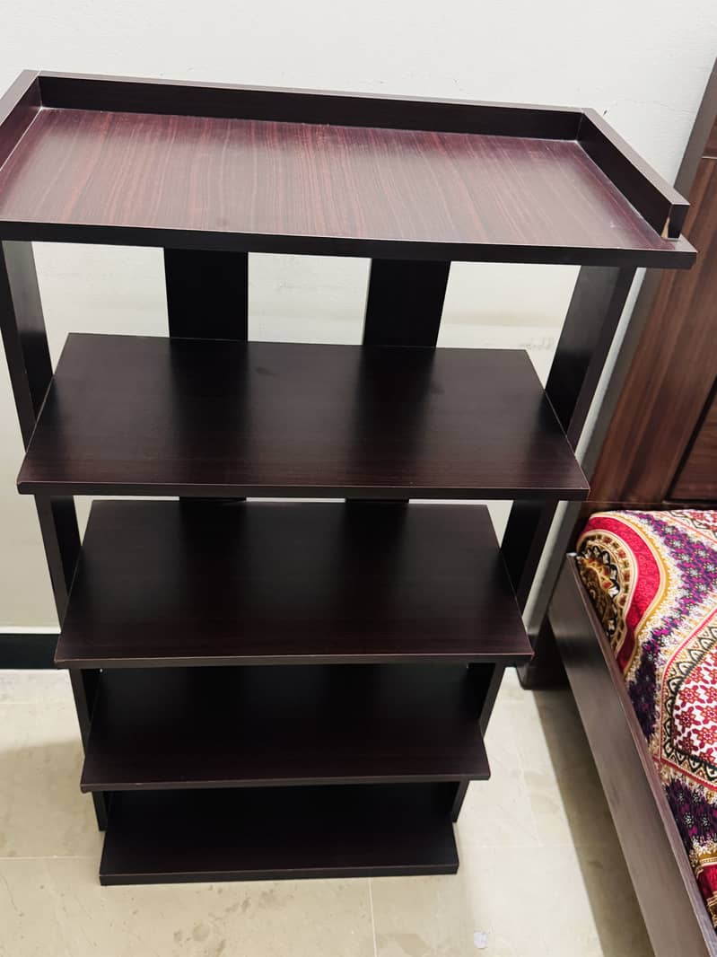 Shelves 0