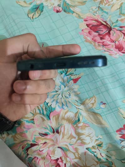 Infinix Hot 30 Play