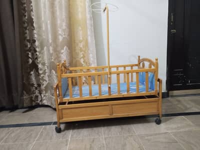 Baby  cot