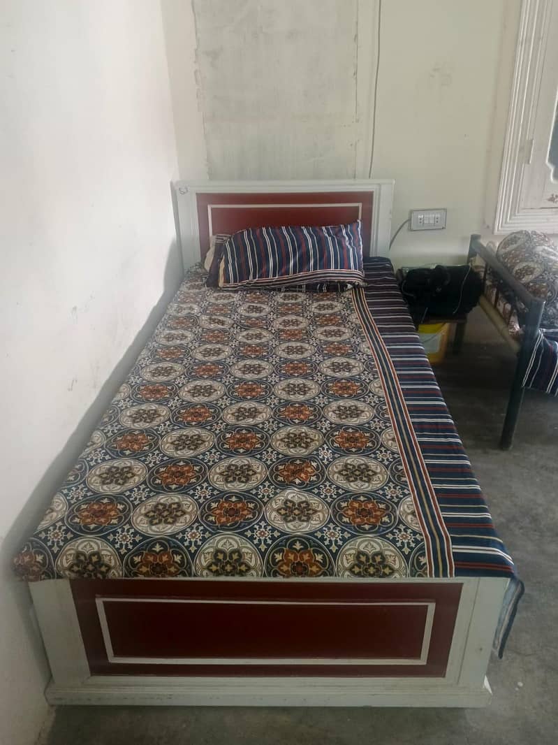 used condition single bed 0