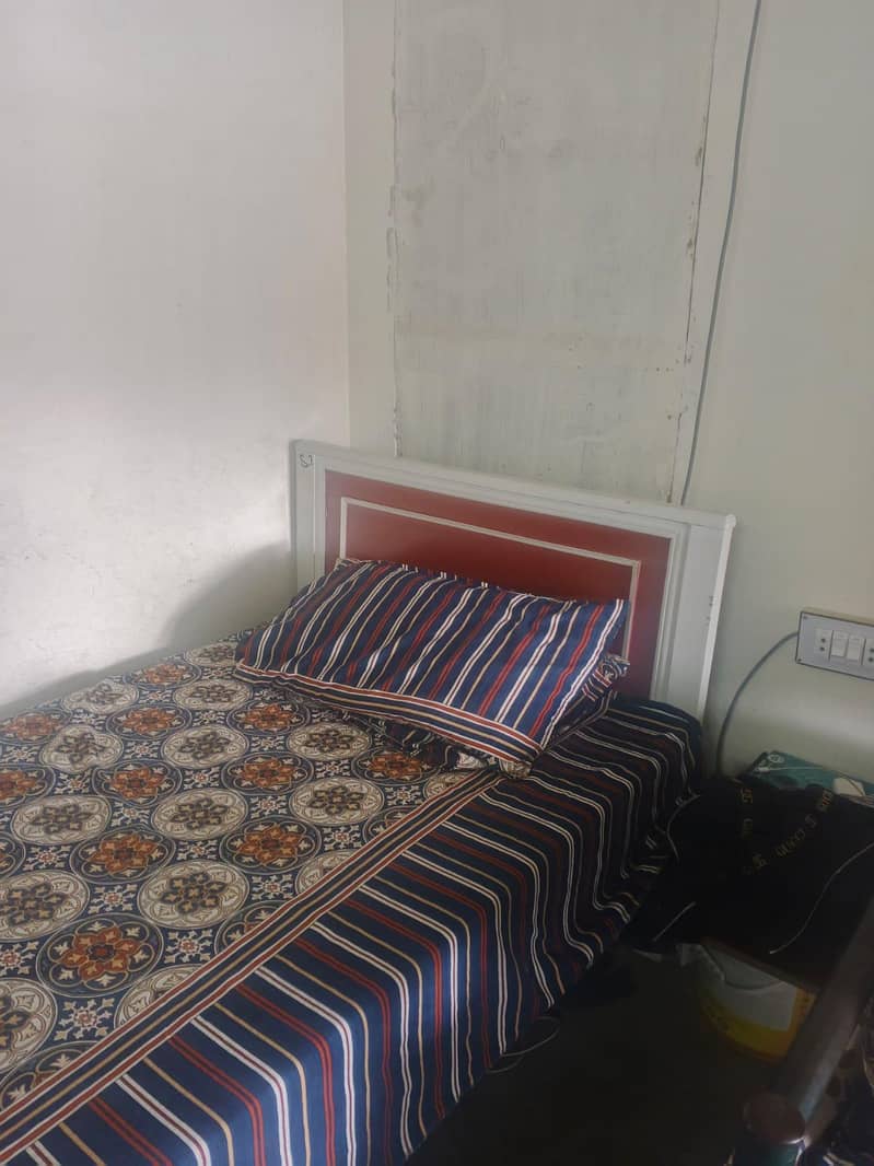 used condition single bed 1