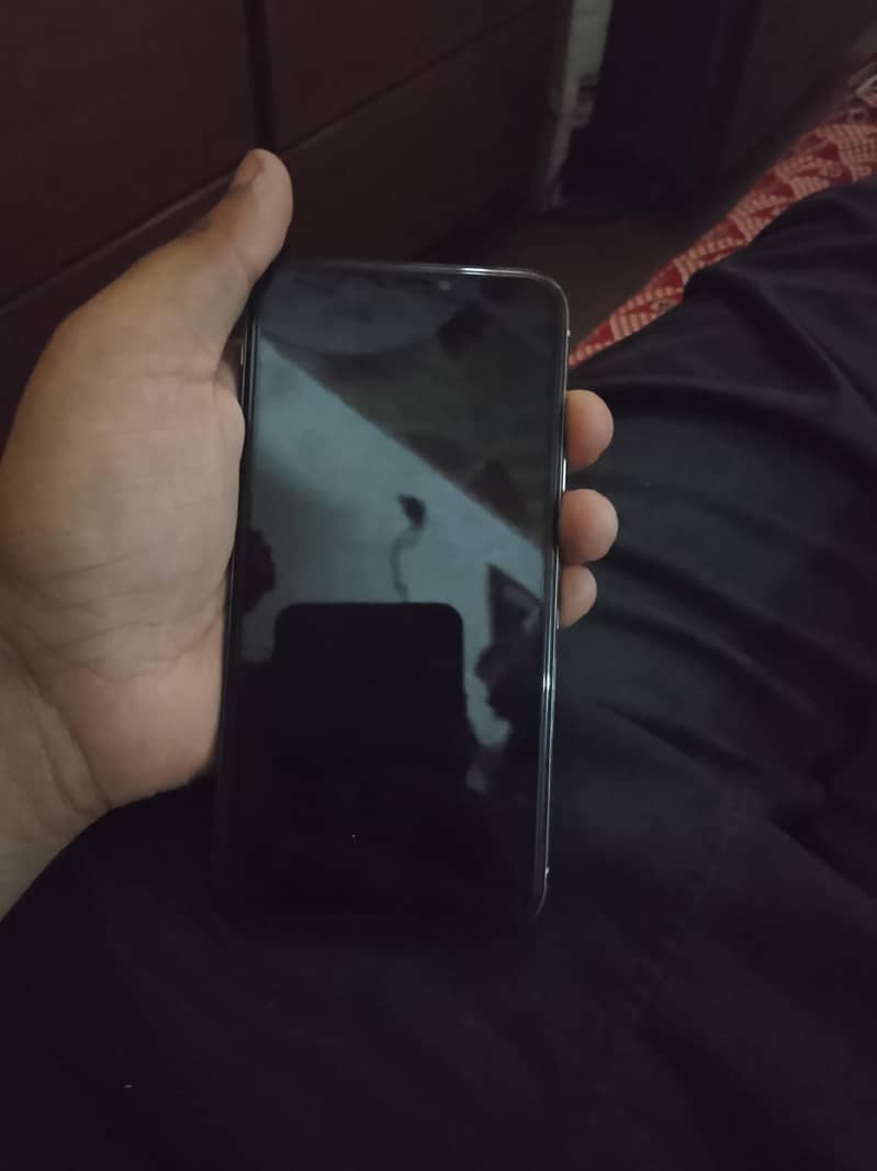 Apple iPhone X 3