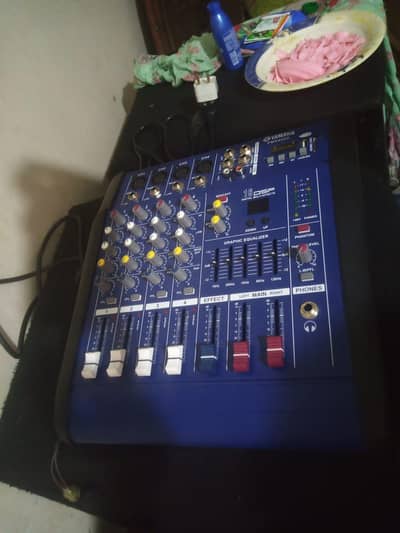 Yamaha 4 channel mixer for urgent sale