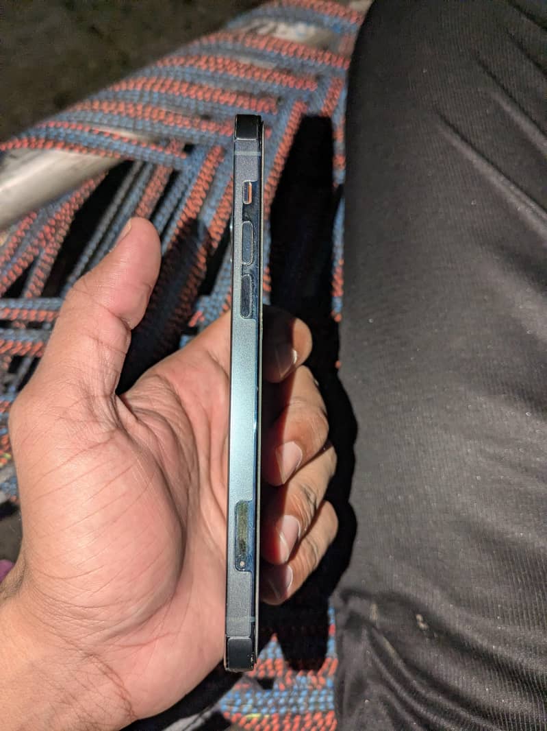 Apple iPhone 12 Pro 4
