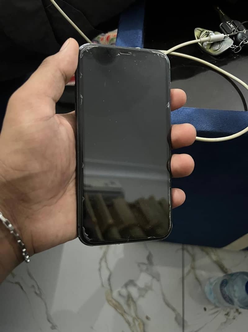 Apple iPhone 11 0