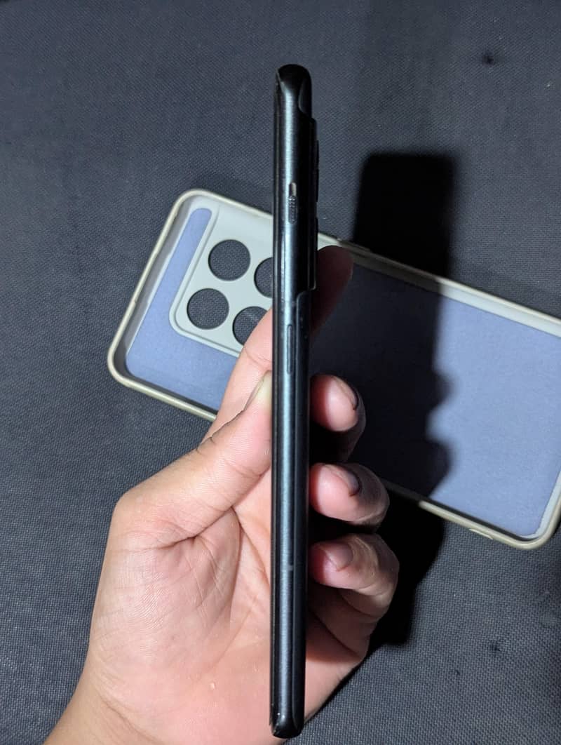 One Plus 10 Pro 4