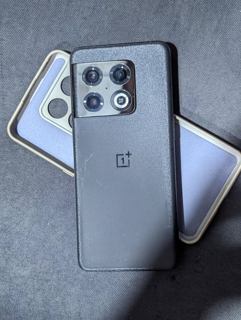 One Plus 10 Pro 6