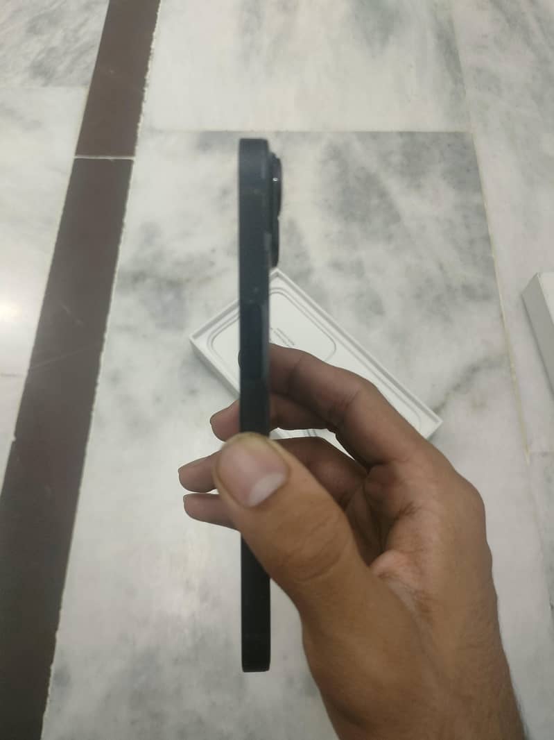 Apple iPhone 14 2
