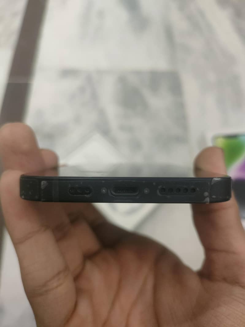 Apple iPhone 14 3