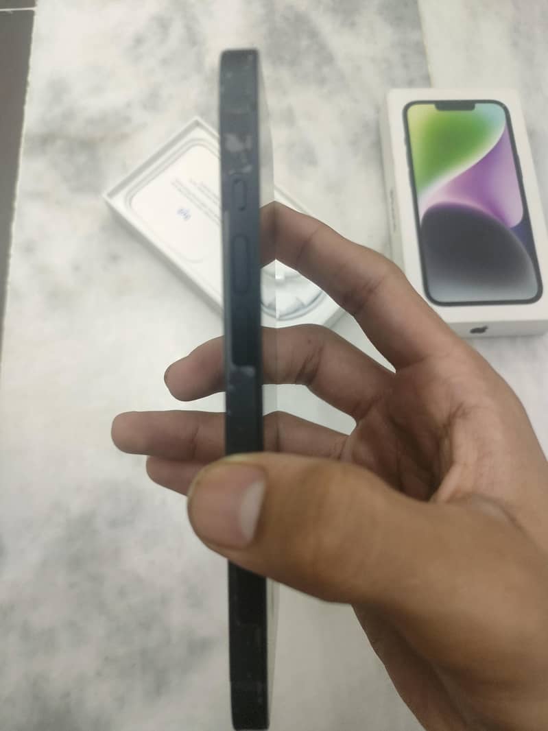Apple iPhone 14 4
