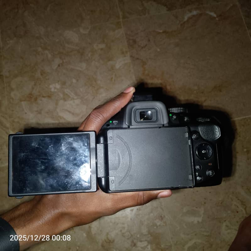 DSLR Camera 10/10 Condition 3
