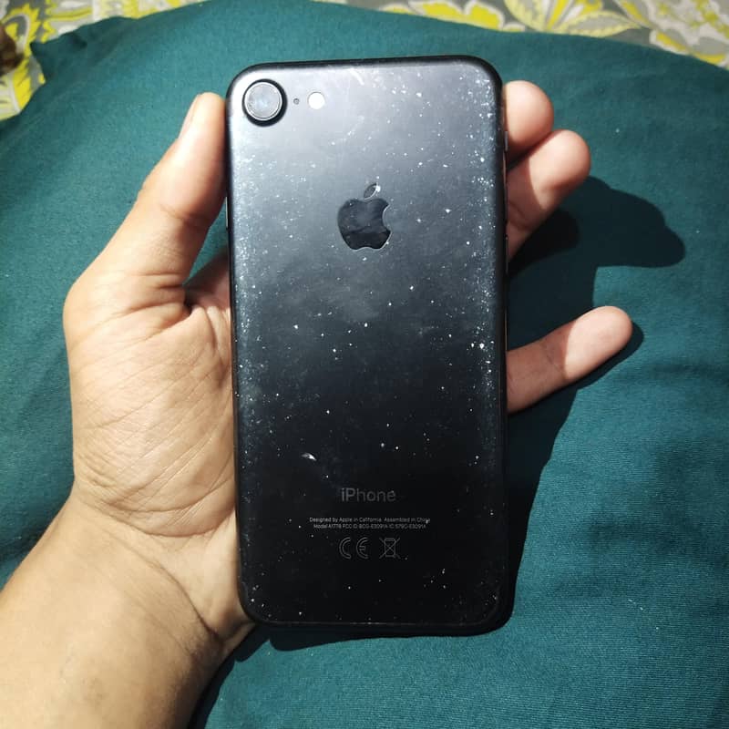 Apple iPhone 7 1