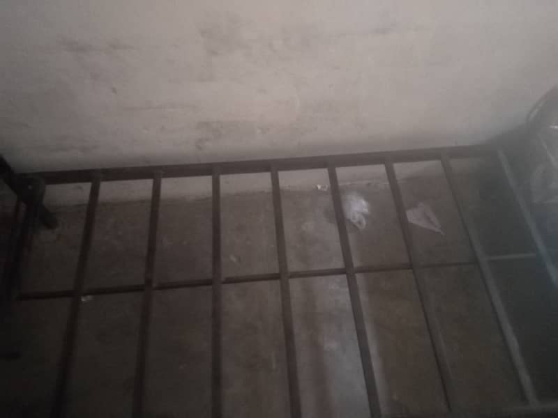 single iron bed 1