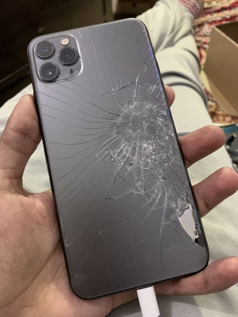 iPhone 11 Pro Max 0