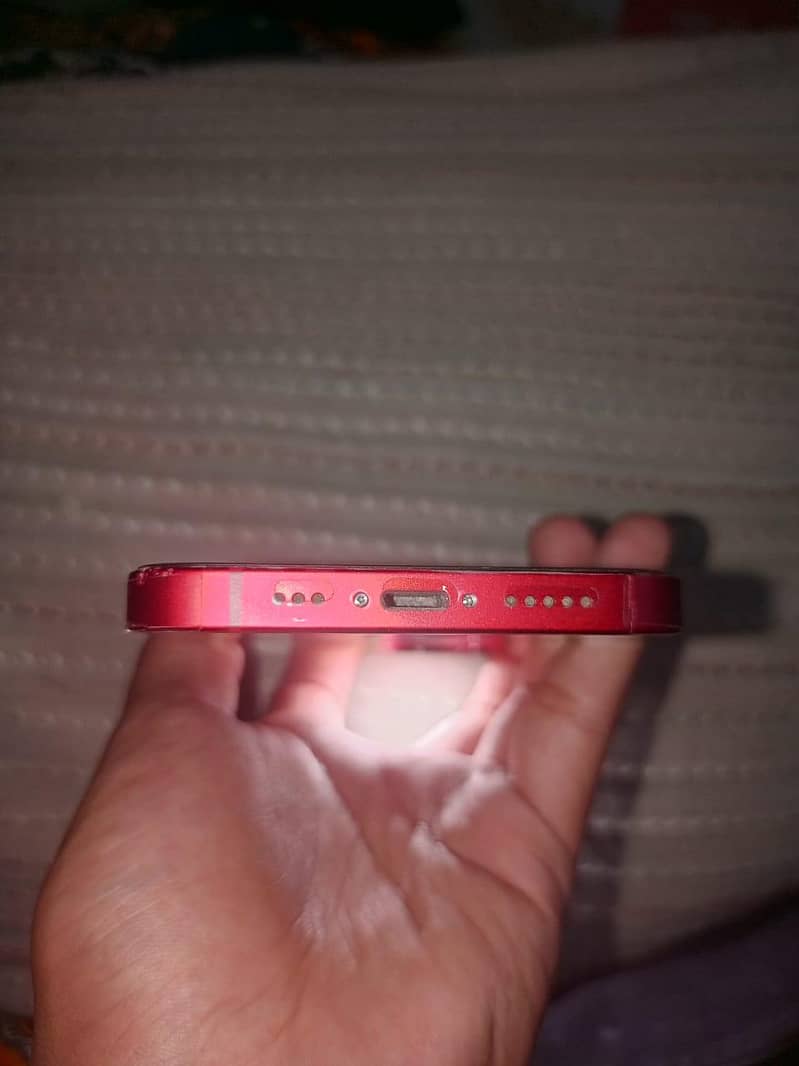 Apple iPhone 13 9