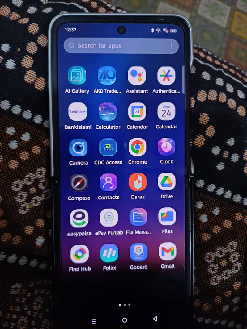 Infinix Zero Flip 0