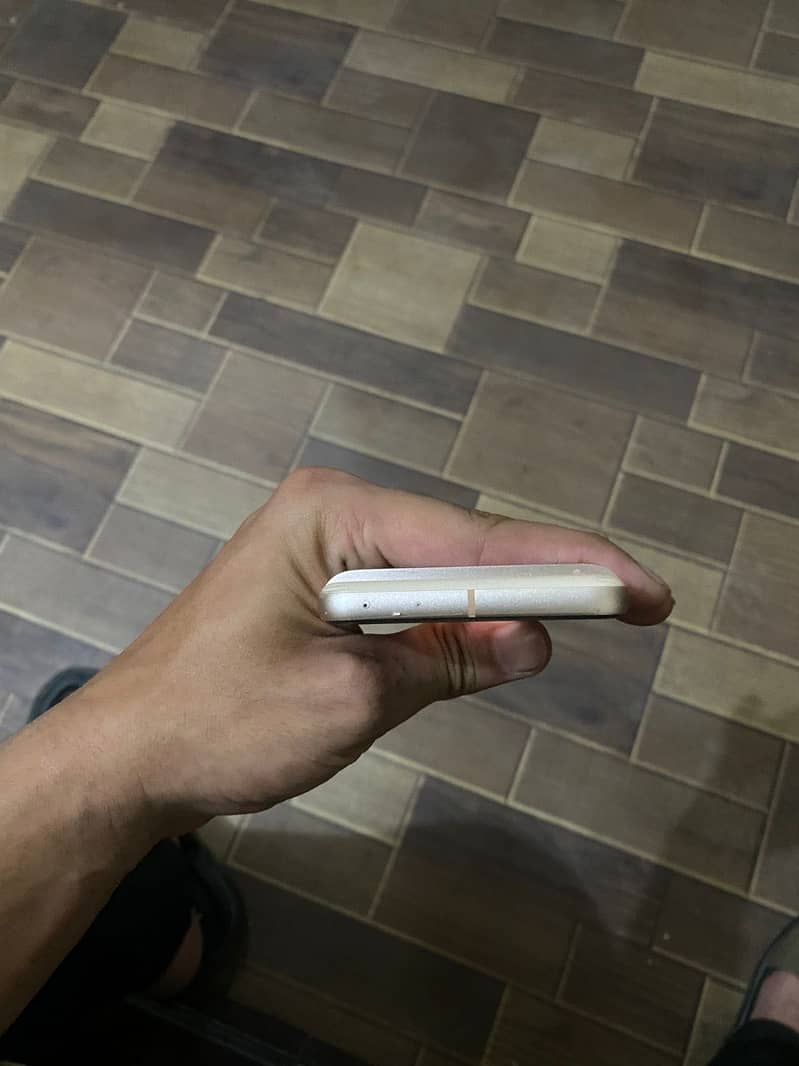 Google Pixel 8 2